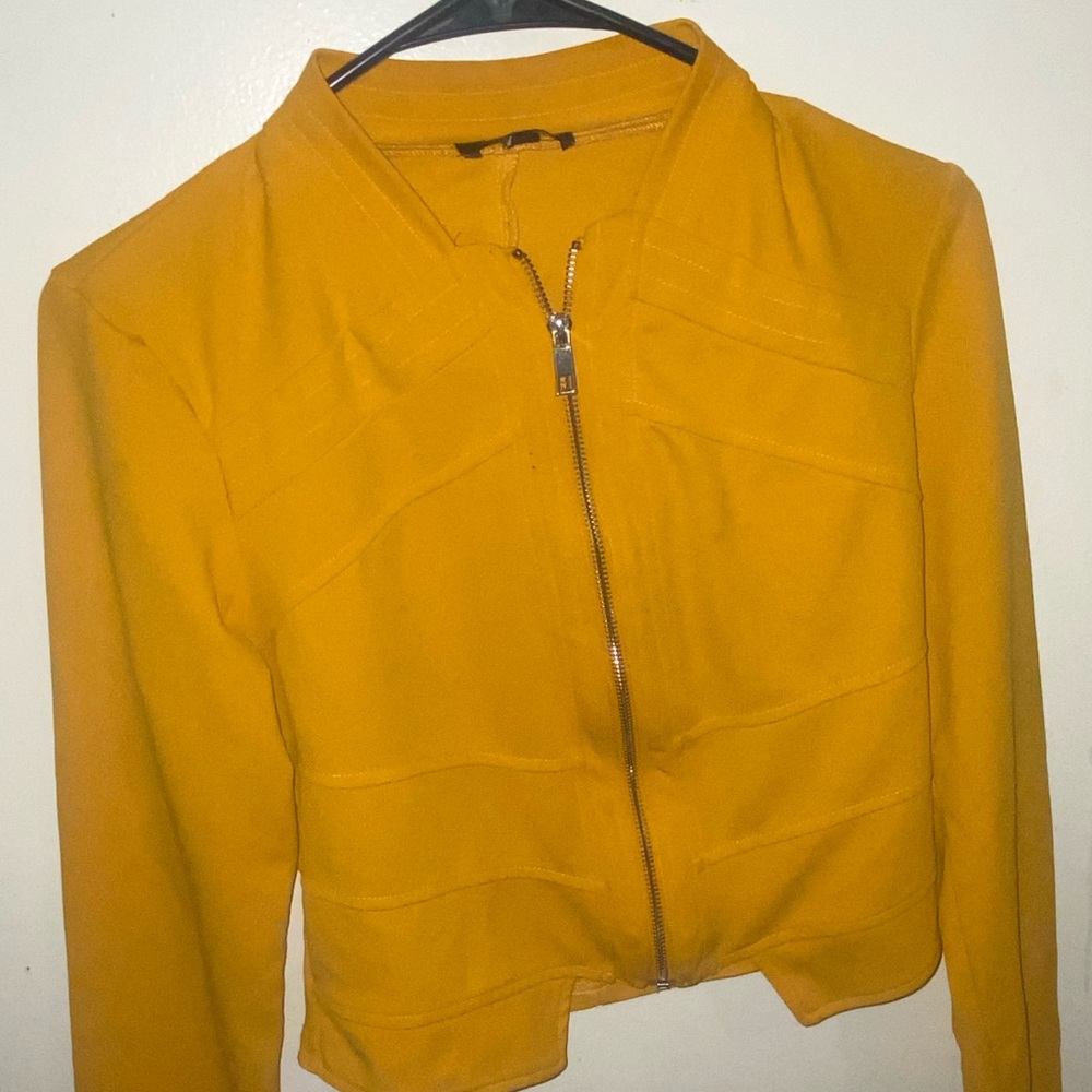 MUSTARD YELLOW FITTED CROPPED BLAZER JACKET from Privy